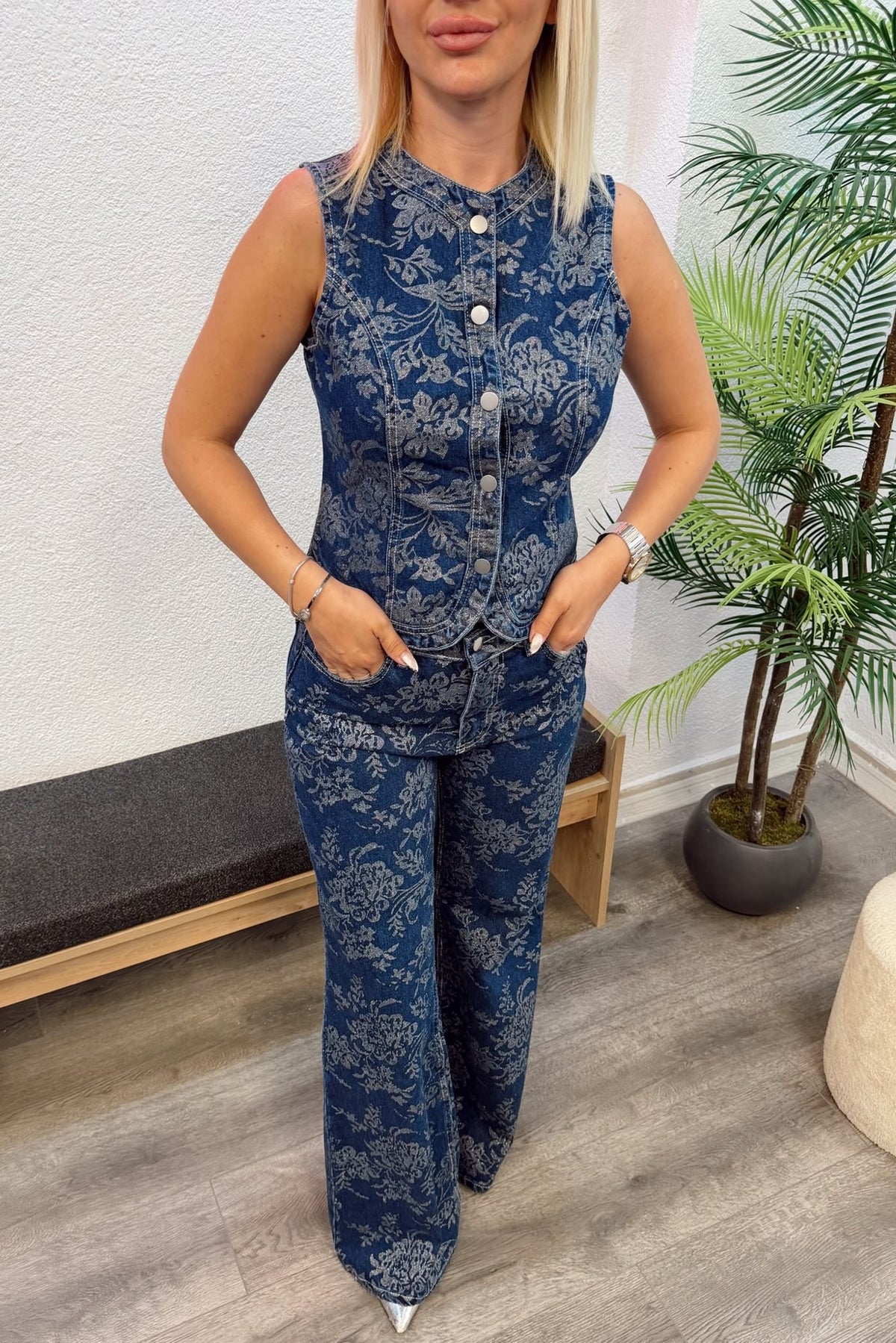 Çiçek Desenli Denim Yelek & Pantolon İkili Takım