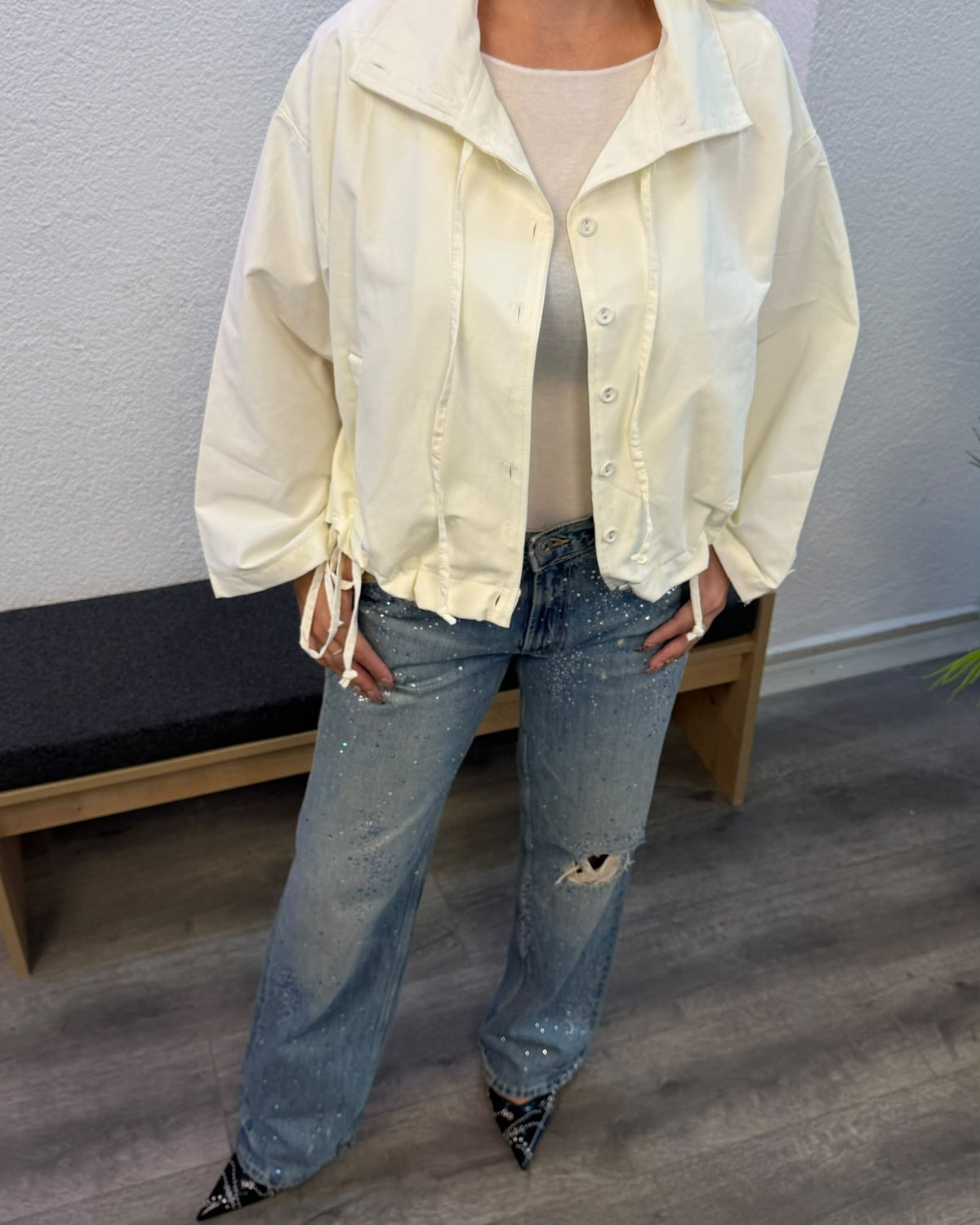 Ekru Büzgü Detaylı Oversize Ceket