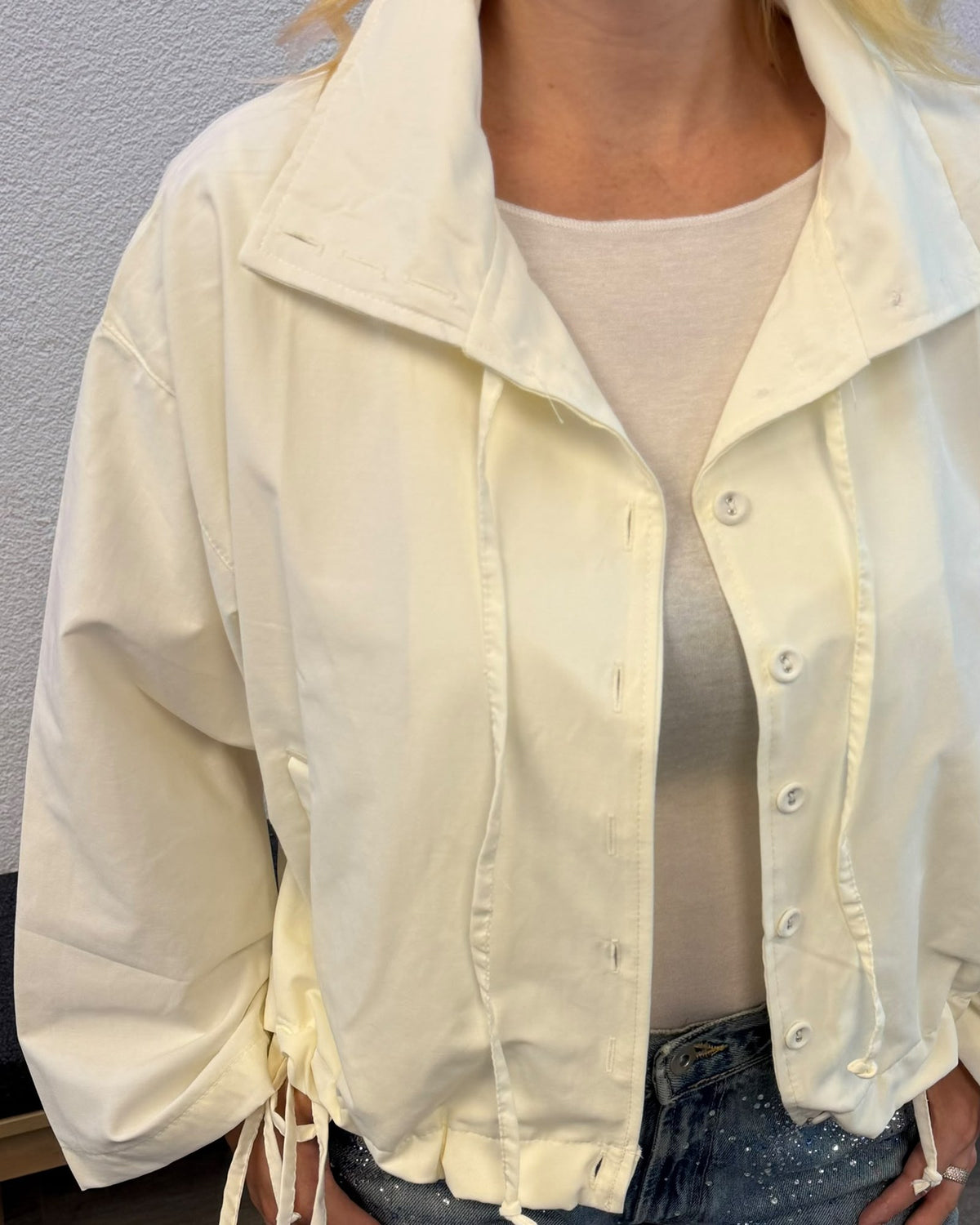 Ekru Büzgü Detaylı Oversize Ceket