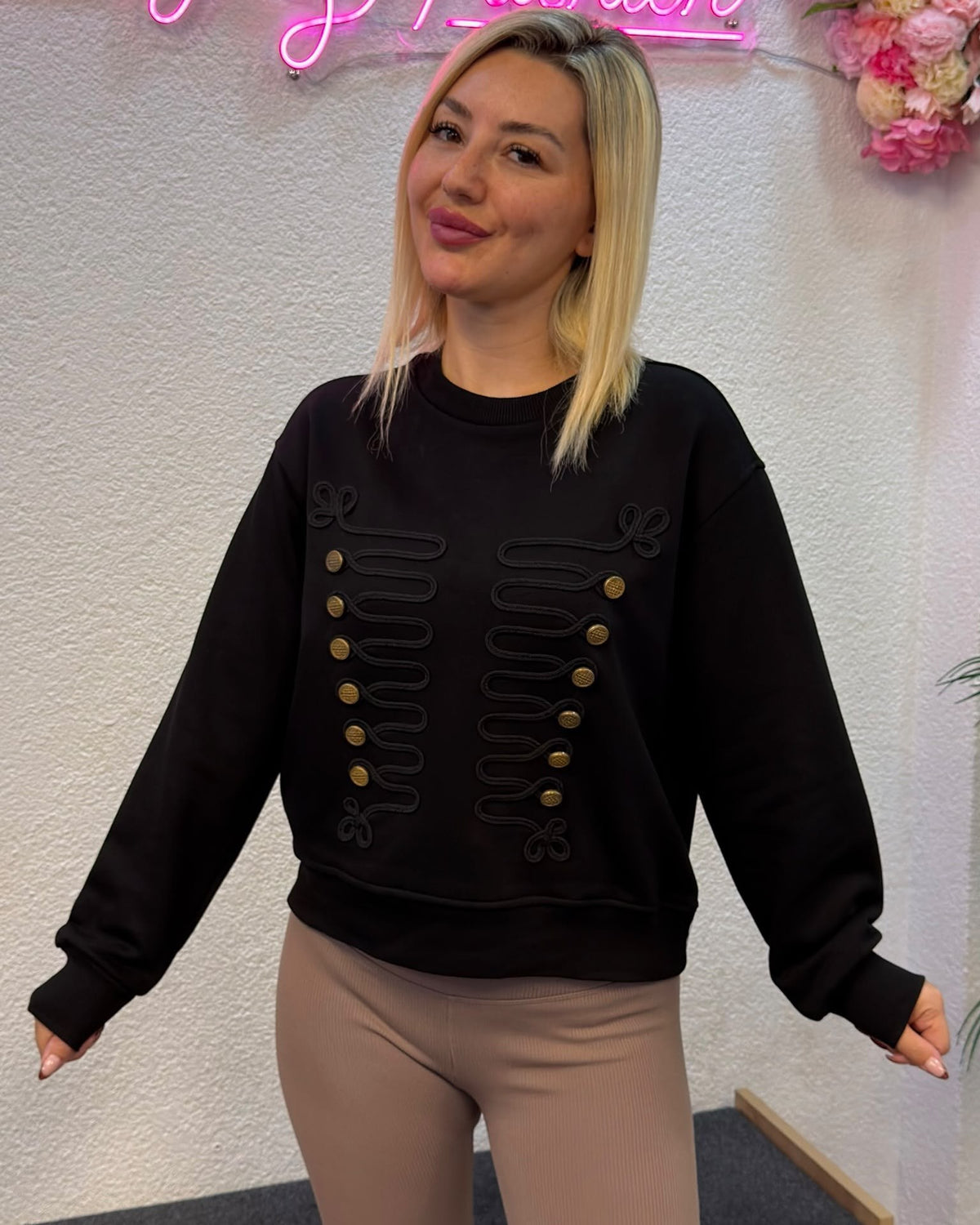 Kadın Siyah Gold Düğme Detaylı Sweatshirt