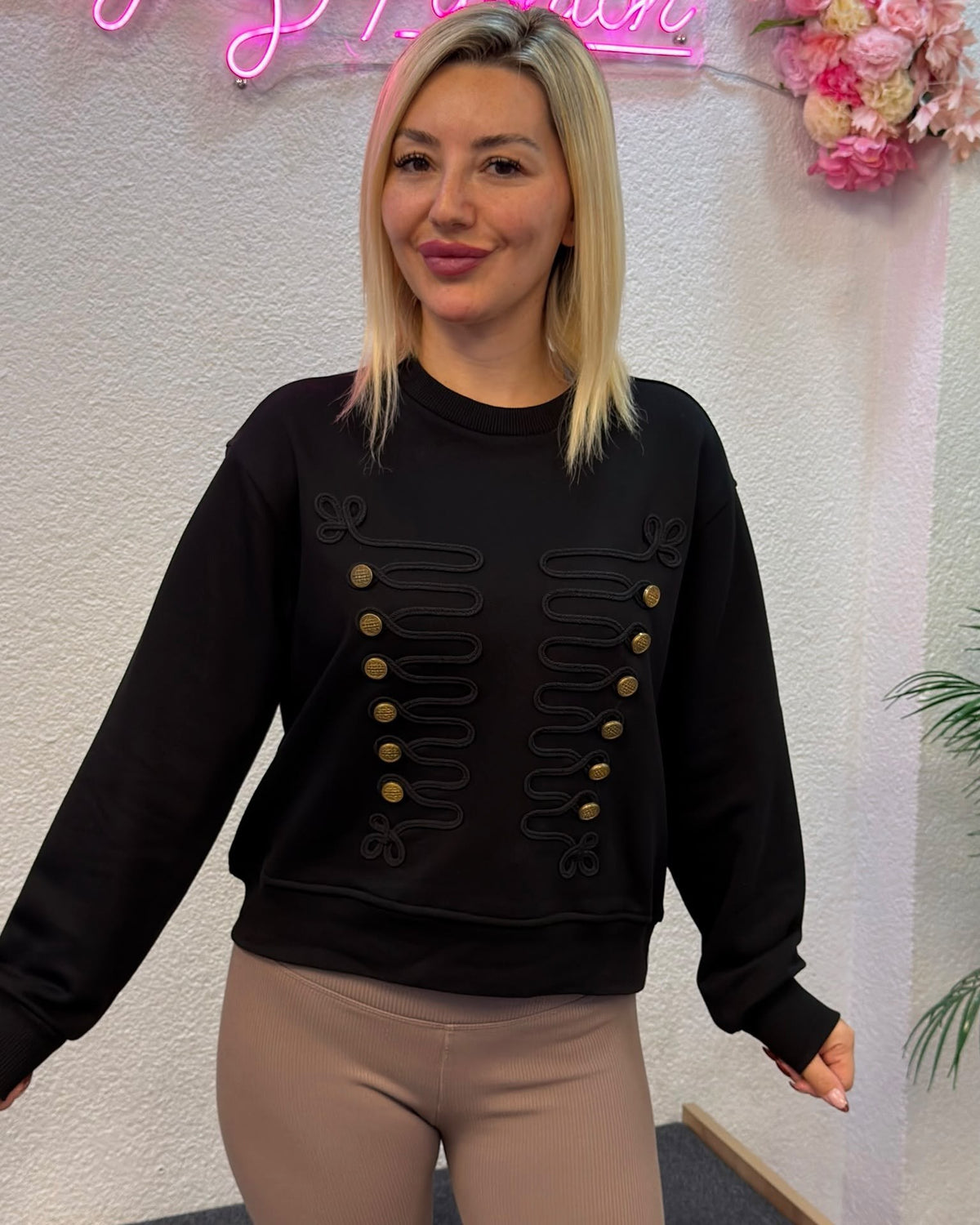 Kadın Siyah Gold Düğme Detaylı Sweatshirt