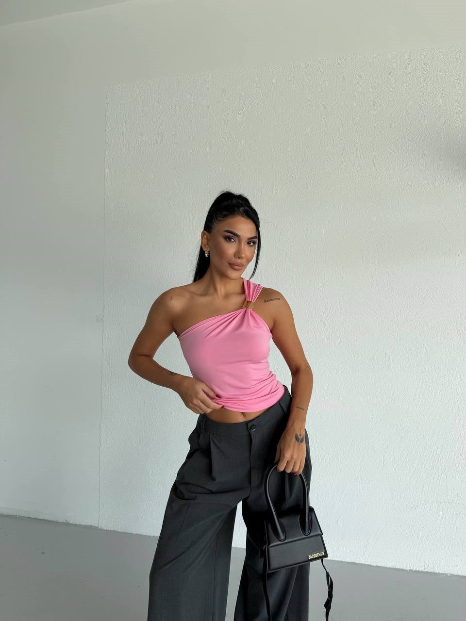 TEK KOL PEMBE BLUZ